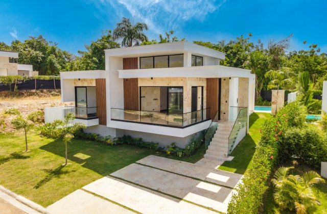 3 bedroom villa for sale in Encuentro Beach, Cabarete